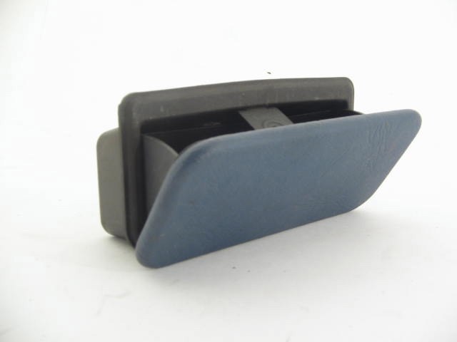 1979-05/80 REAR BLUE ASHTRAY
