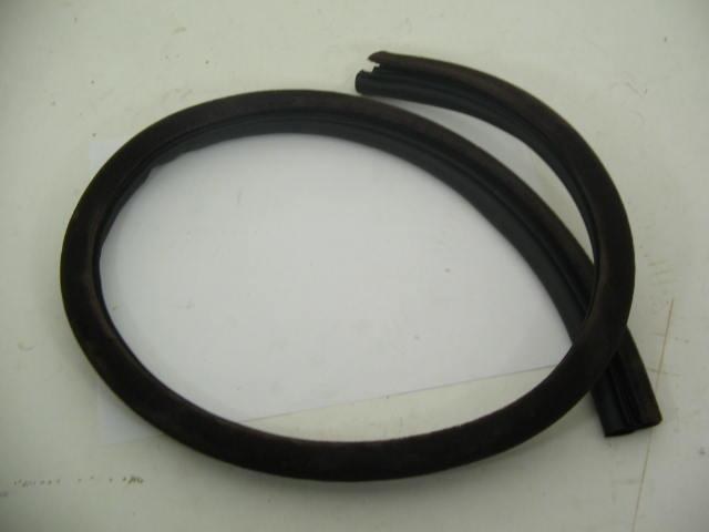 RIGHT REAR BOTTOM WEATHERSTRIP