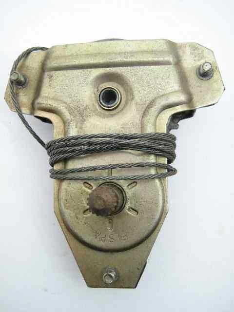 RIGHT WINDOW REGULATOR