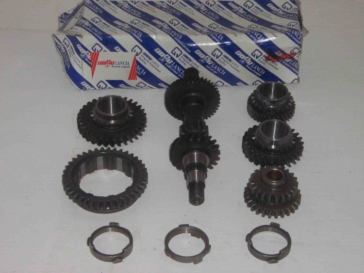 GEAR SET WITH SYNCROS