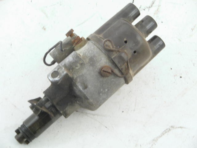IGNITION DISTRIBUTOR