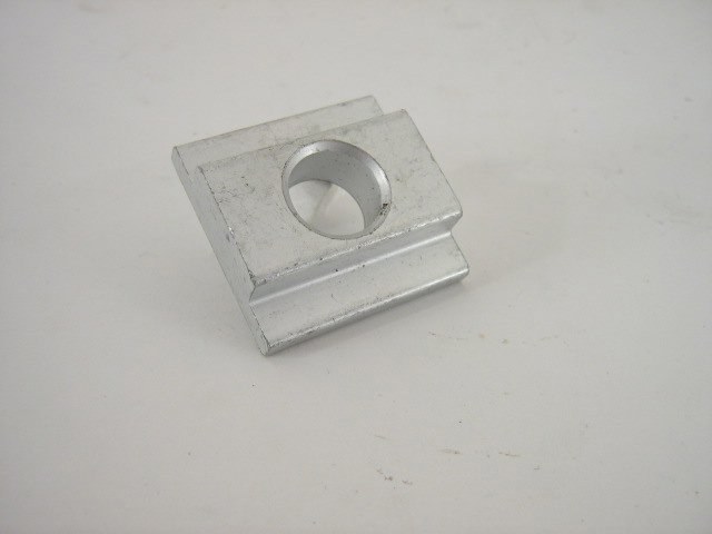 BUMPER MOUNTING BRACKET