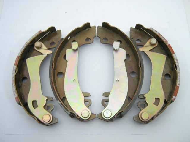 COMPLETE REAR BRAKE SHOE KIT