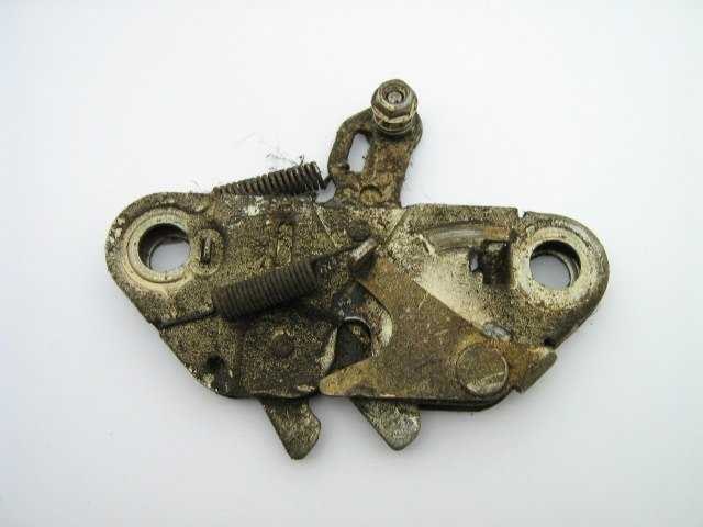 1975-10/80 TRUNK LATCH