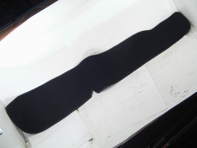 BLACK RIGHT ROCKER CARPET