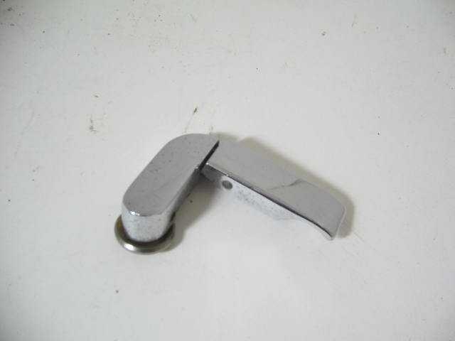 1979-82 LEFT WING VENT HANDLE