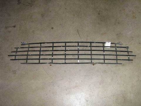 1974-85 UPPER FRONT GRILL