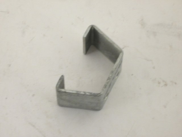 RR OUTSIDE DR HANDLE RETAINER