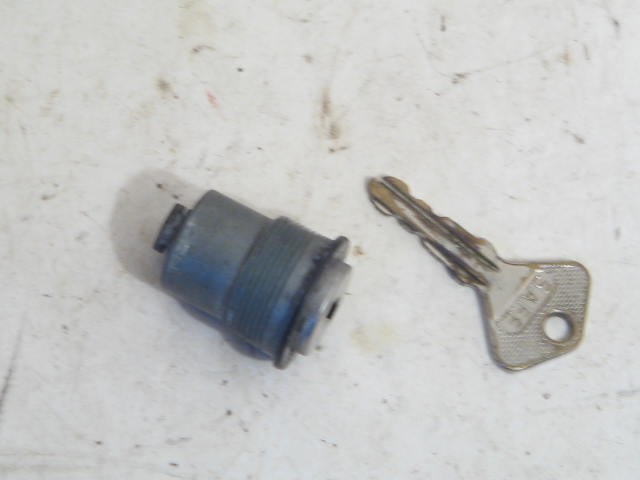 1979-82 REAR TRUNK LOCK W KEY