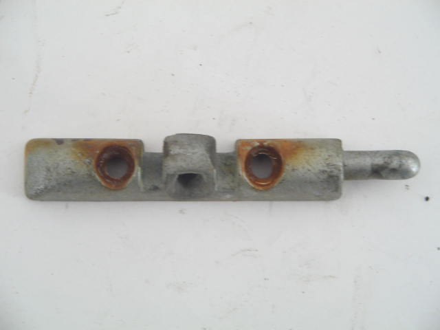 RIGHT TOP LATCH & VISOR POST