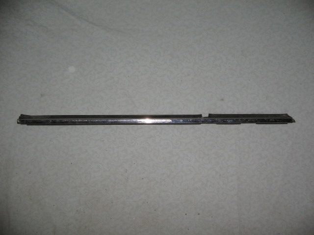 RIGHT DOOR TOP MOULDING