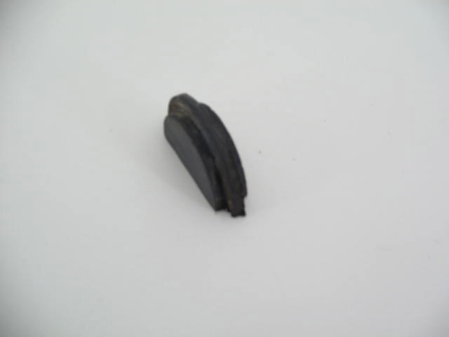 2000 RUBBER CAMSHAFT 1/2 SEAL