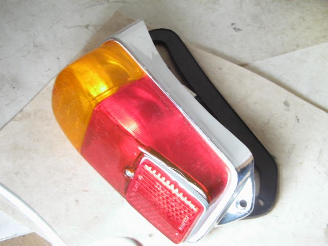 LATE RIGHT TAIL LAMP ASSEMBLY