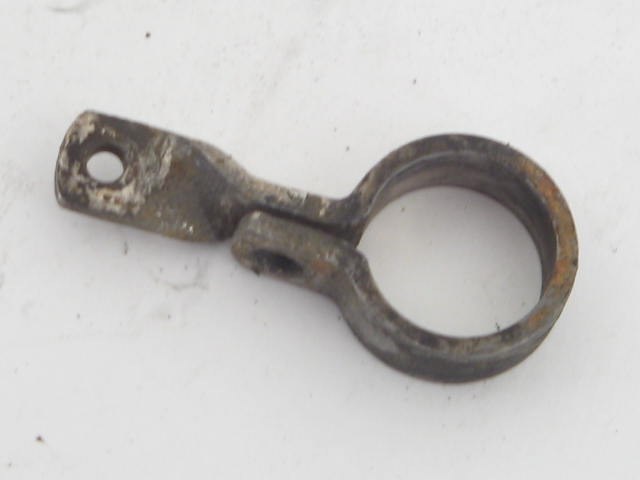 DISTRIBUTOR CLAMP