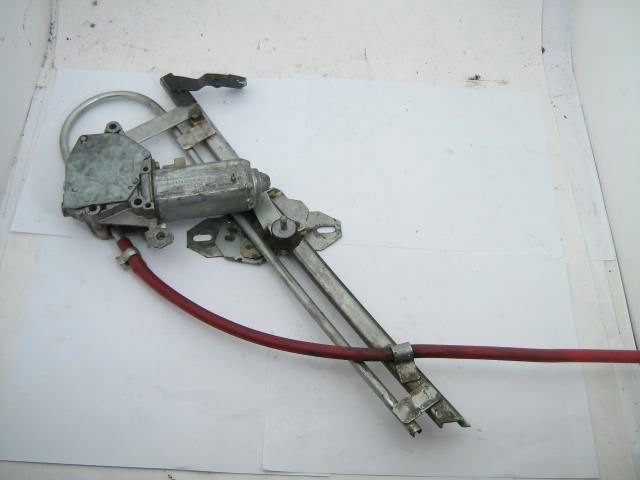 LEFT POWER WINDOW REGULATOR