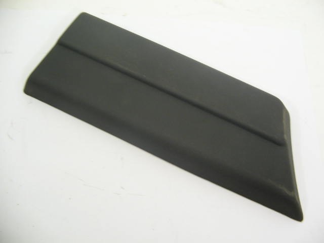 LEFT FRONT QUARTER MOULDING