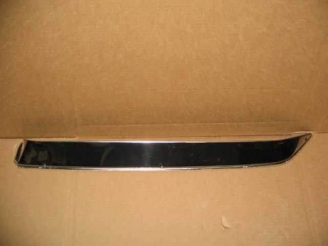 LT FRONT VENT SHADE ON WINDOW