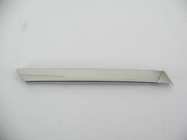 UNKNOWN CHROME TRIM