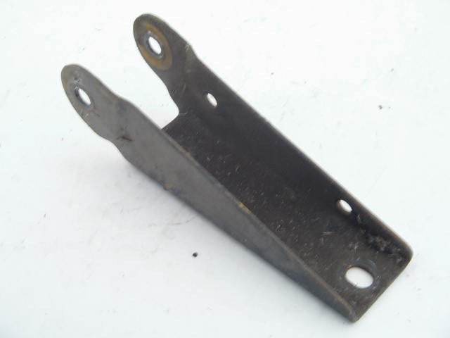 REAR SWAY BAR MOUNTING BRACKET