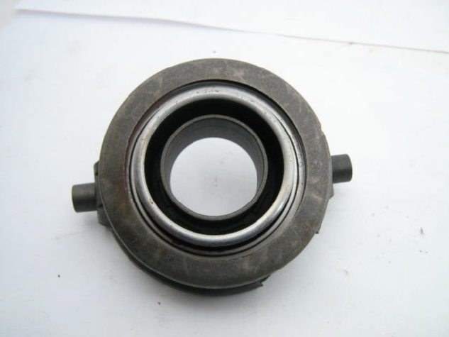 1979-82 CLUTCH RELEASE BEARING