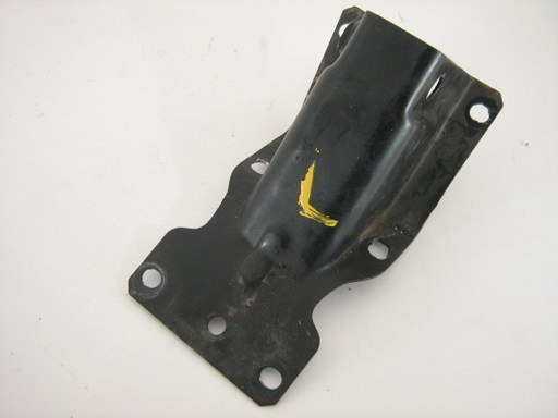LEFT SIDE BUMPER POST BRACKET