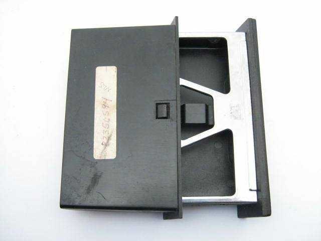 1981-82 BLACK ASHTRAY