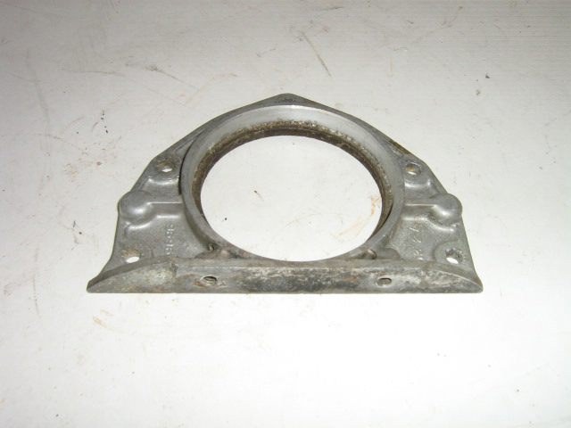 REAR MAIN SEAL HOLDER W/SEAL