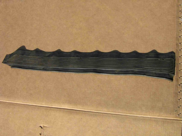 LEFT INNER ROCKER PANEL MAT