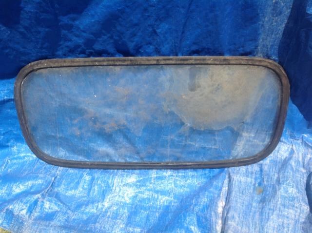 REAR WINDSHIELD GLASS