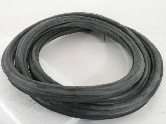 REAR WINDSCREEN RUBBER