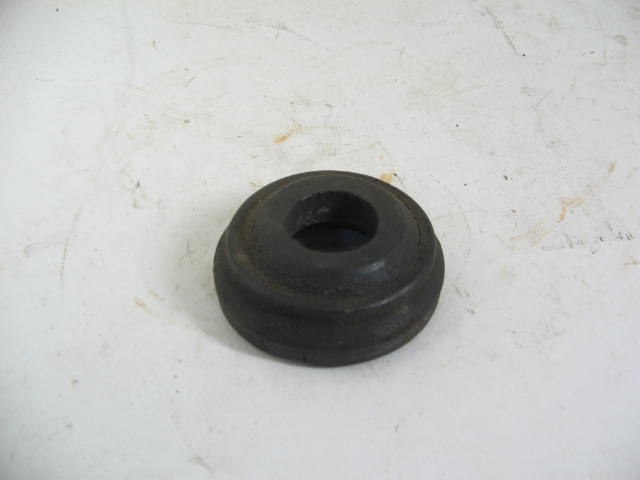 RUBBER D/TRAIN MOUNTING PAD