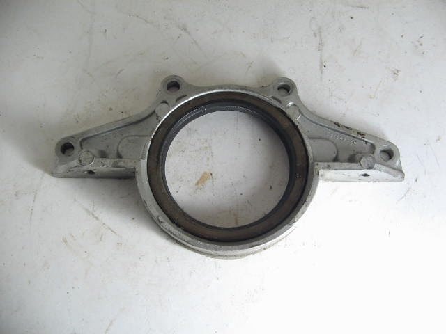 R CRANKSHAFT MAIN SEAL HOLDER