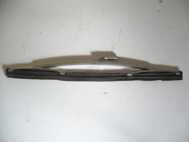 WIPER BLADE HOUSING