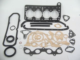 ENGINE GASKET SET WITH SEALS