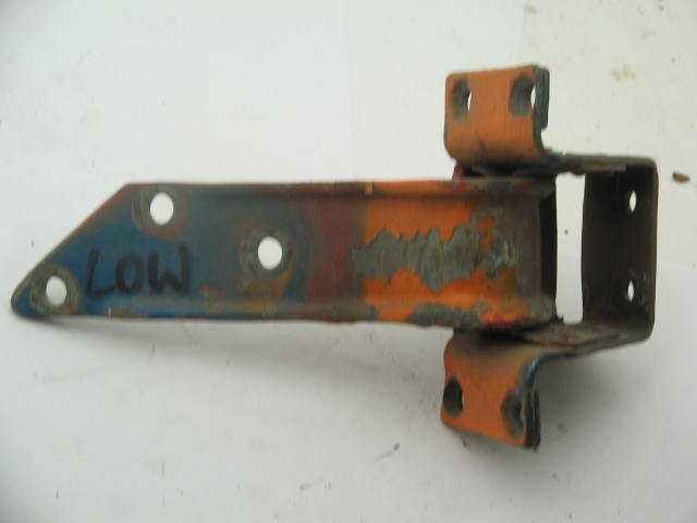 1959-67 LEFT DOOR LOWER HINGE