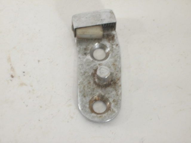 1959-67 RIGHT DOOR CATCH