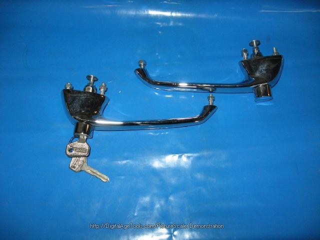 OUTSIDE DOOR HANDLE PAIR