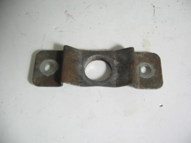 FRONT HOOD CATCH UPPER PLATE
