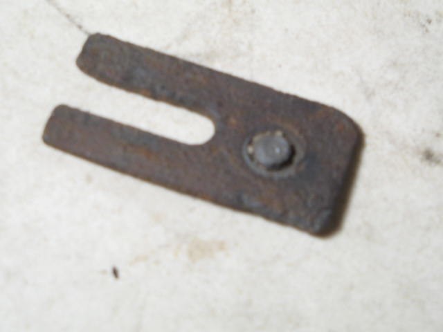 F/R ROCKER TRIM RETAINER PLATE