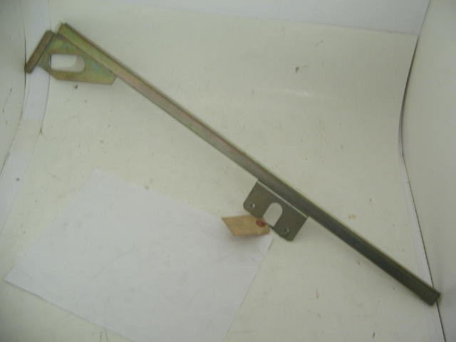 RIGHT LOWER DOOR GLASS GUIDE