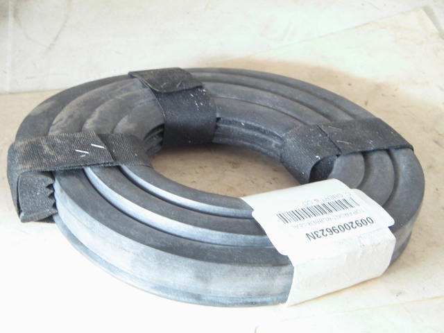 TOP FRONT RUBBER SEAL