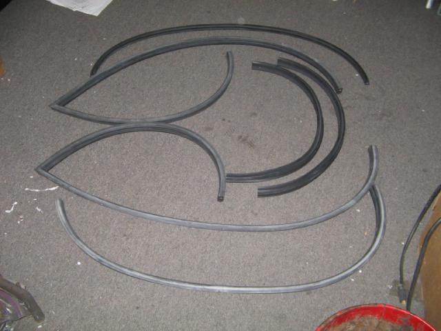 REAR WINDOW WEATHERSTRIP
