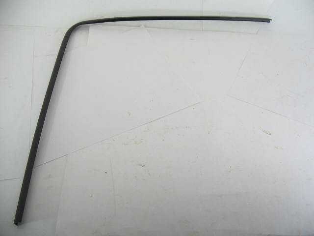 UNKNOWN WINDOW GASKET