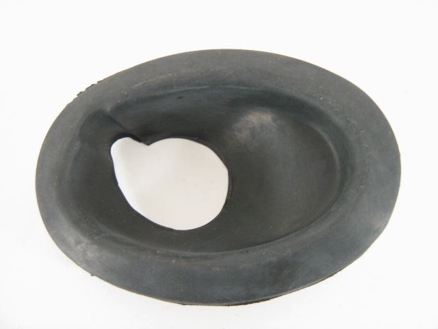 RUBBER SEAL AROUND FUEL FILL