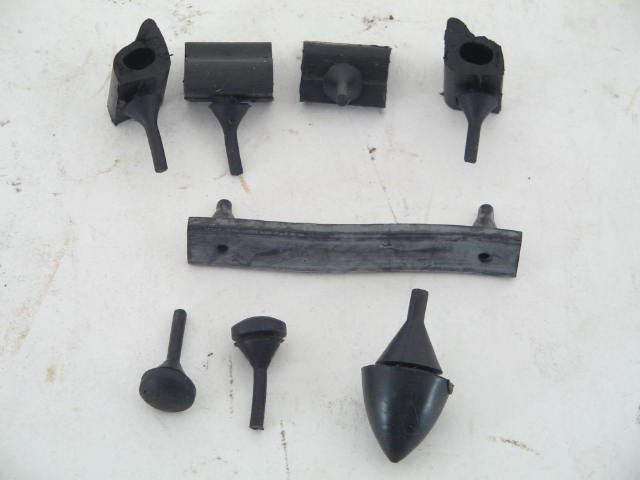 FRONT HOOD SIDE RUBBER PAD SET