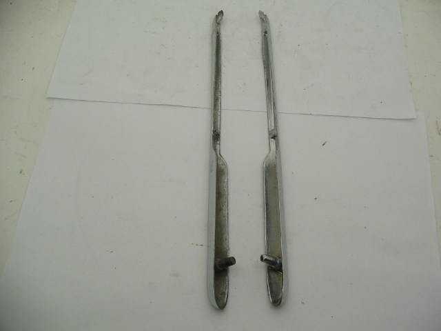 QUARTER CENTER CHROME TRIM