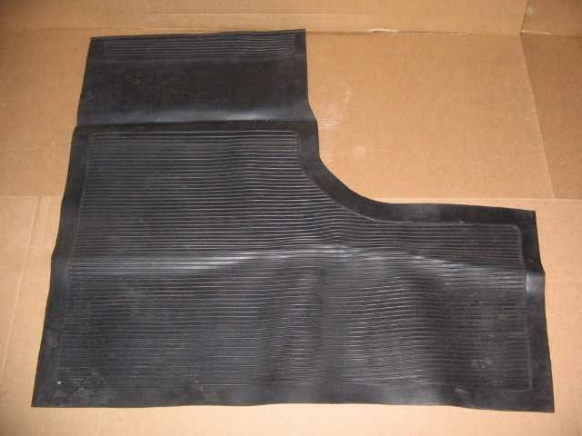 LEFT REAR FORWARD FLOOR MAT
