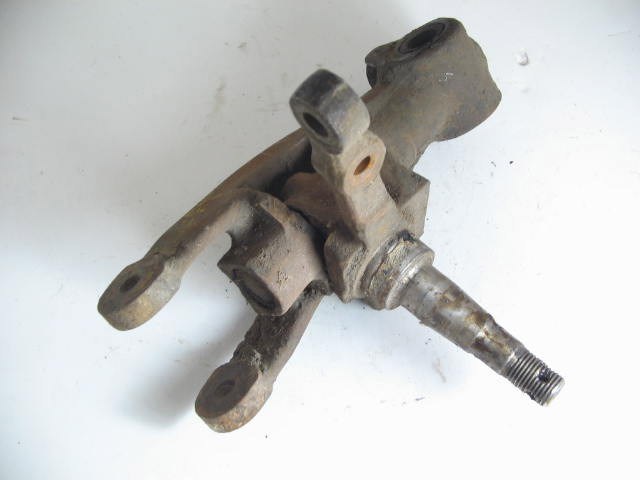 LEFT KING PIN/SPINDLE ASSEMBLY