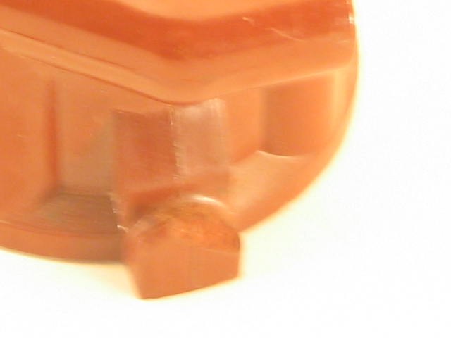 DISTRIBUTOR CAP W SMALL CHIP