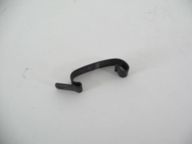 DISTRIBUTOR CAP RETAINING CLIP